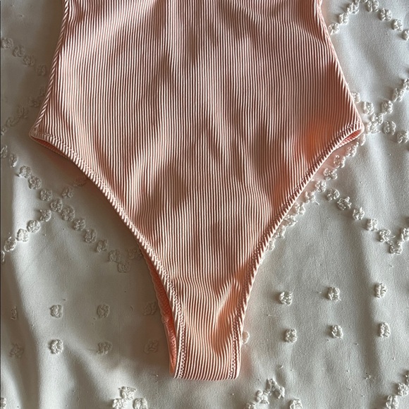 White Fox Peach Ribbed Swimsuit - Picture 5 of 10